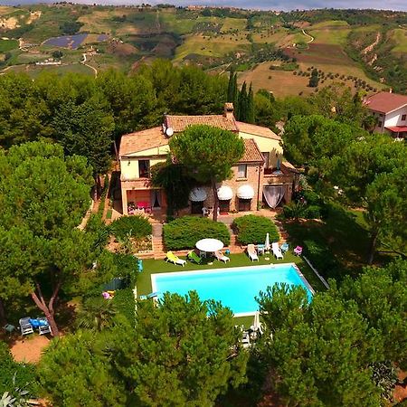 Villa Vittoria Citta Sant'Angelo Exteriör bild