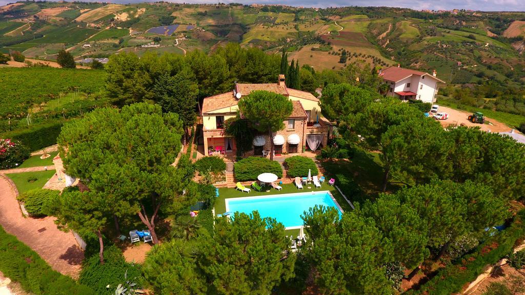 Villa Vittoria Citta Sant'Angelo Exteriör bild